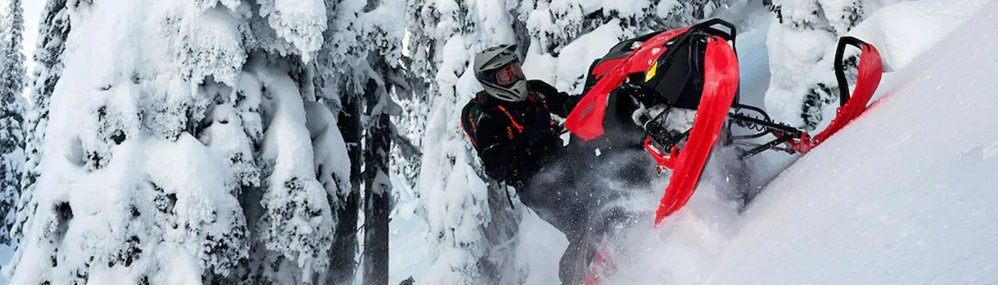 Person på snöskoter